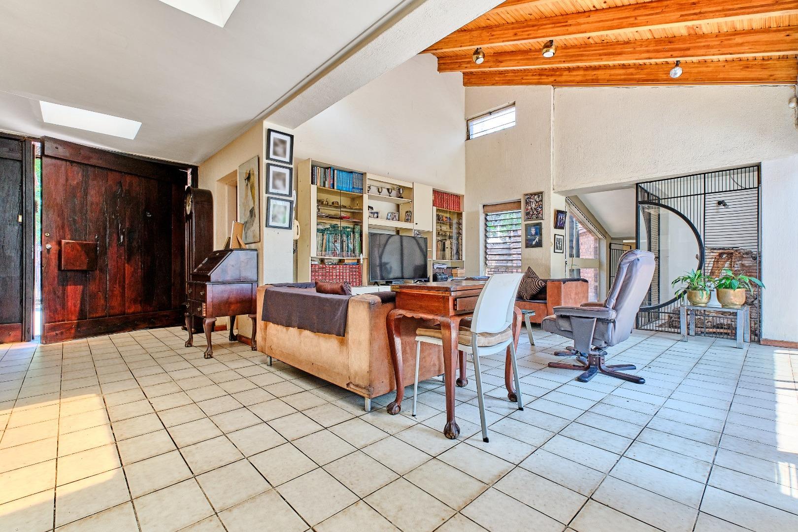 739625_3-_3_Romajador_Ave__Sandhurst_-_Michael_13.jpg